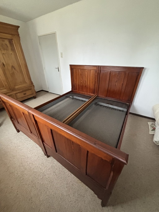 Unique pair of antique pine beds with original Beaumont spring bases - ca. 1910 – eenpersoonsbedden, Wood