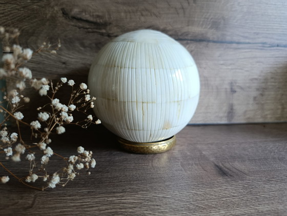 Image 1 of decoratieve bal van been, vintage