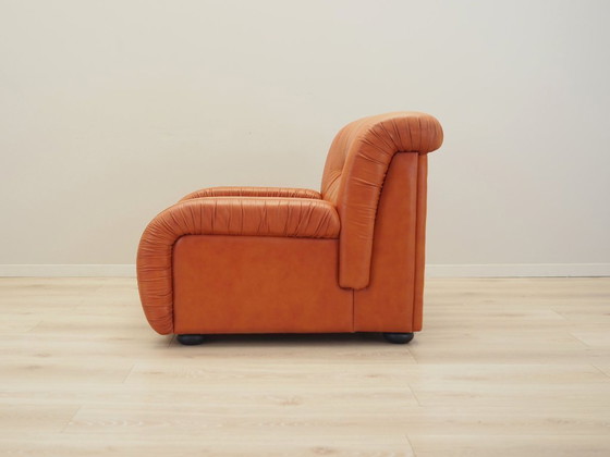 Image 1 of Fauteuil rouge, design danois, années 1970, production : Danemark
