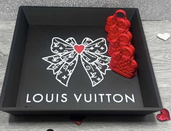 Image 1 of Shell de Louis Vuitton