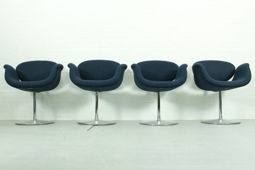 Set van 4 draaibare eetkamerstoelen in de vorm van een kleine tulp, ontworpen door Pierre Paulin voor Artifort, 1965.