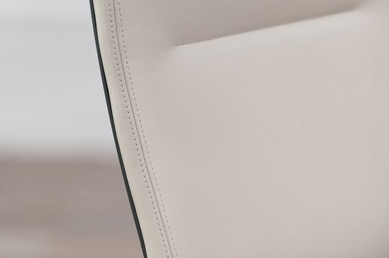 Image 1 of Dauphin In Touch 5410 Executive chair