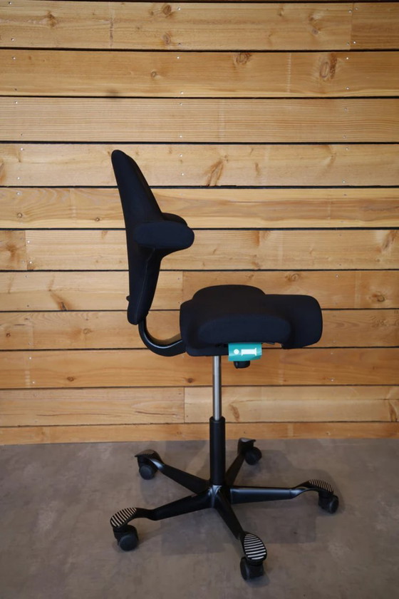 Image 1 of Hag capisco 8106