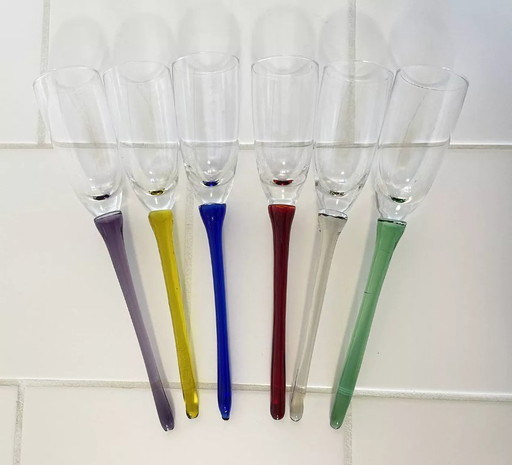 New Vintage set of 6 glass champagne flutes