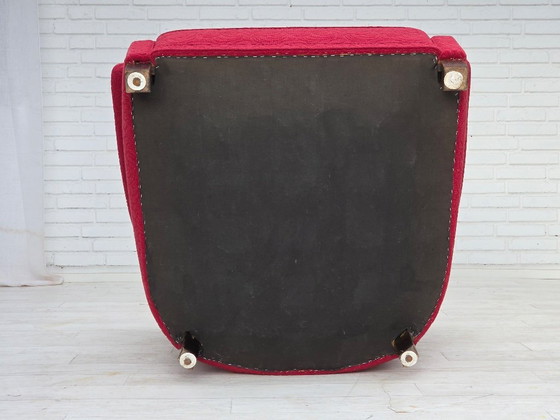 Image 1 of Poltrona relax danese, anni '50, tessuto rosso, gambe in legno di frassino.