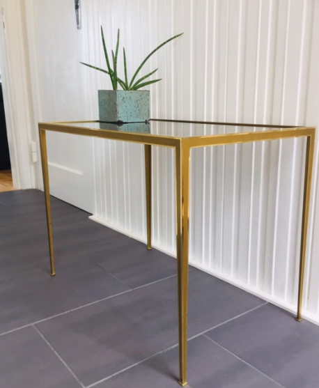 Table d'appoint dorée des années 60