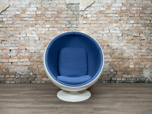 Eero Aarnio Originals Ball Chair – Blauw | Eero Aarnio