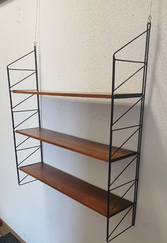 Étagère Murale Vintage Distincte avec Trois Tablettes – Armoires murales, Metal, Wood (photo 4 of 8)