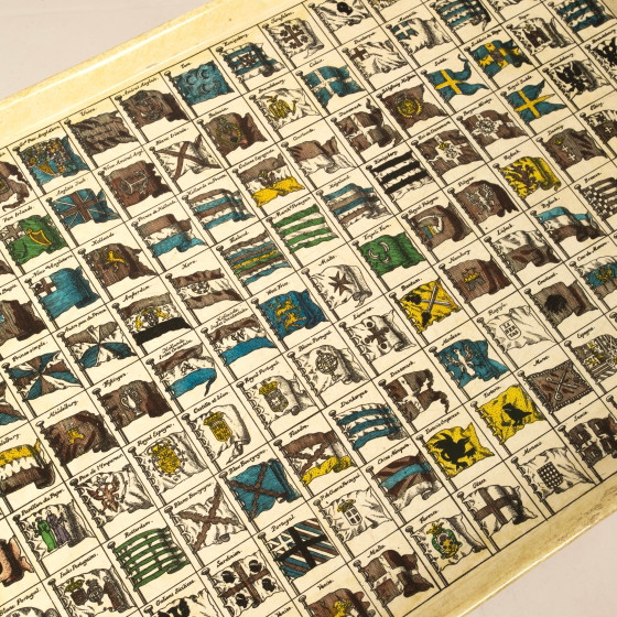 Vassoio araldico di Piero Fornasetti, montato come tavolo su base Foldes, anni '50 – Tavolini, Wood, Velvet (photo 9 of 20)