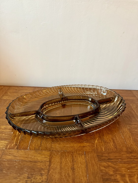 Image 1 of Piatto per antipasti in vetro fumé suddiviso in scomparti