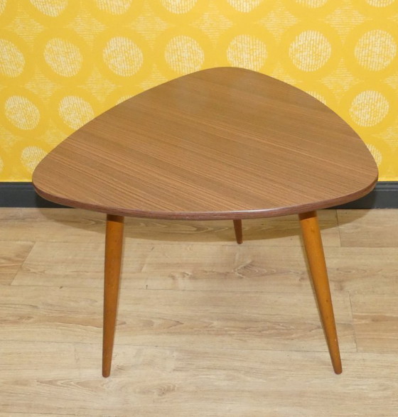 Image 1 of 50er 60er Cocktailtisch Dreibein Tisch Resopal Teak Optik Klassiker Nierentisch 