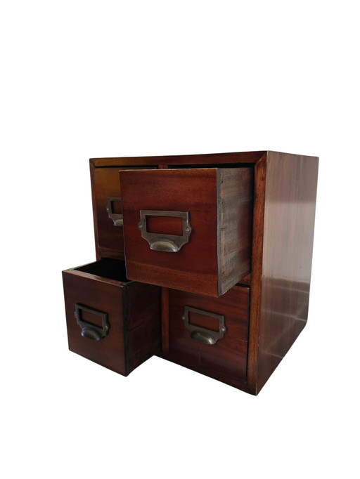 Cassettiera vintage in legno con 4 cassetti – stile biblioteca/farmacia