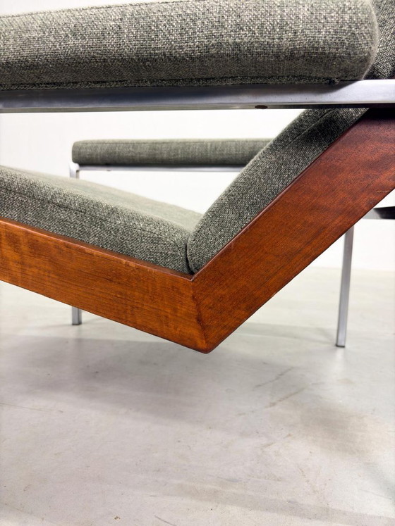 Image 1 of 'Lotus' Dames Fauteuil van Rob Parry voor Gelderland