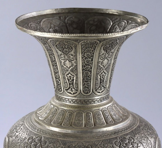 Image 1 of Grote Perzische handgemaakte vaas uit 1980