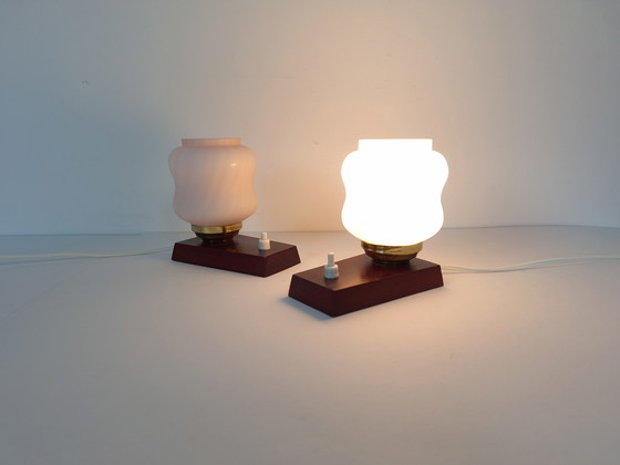 Image 1 of Set di 2 luci notturne vintage / lampade da comodino rosa / lampade da notte rosa / luce retrò / lampade Emi Poljcane / prodotte