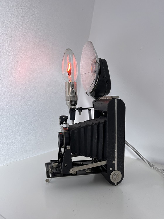 Image 1 of Lamp van balgcamera uit jaren veertig 