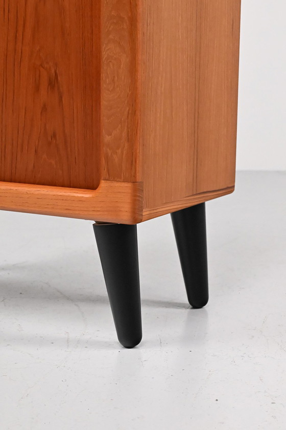 Image 1 of Armoire haute Silkeborg