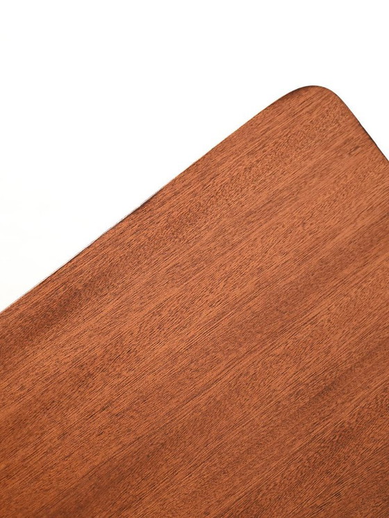 Image 1 of Scrivania scandinava in mogano con maniglie in ottone