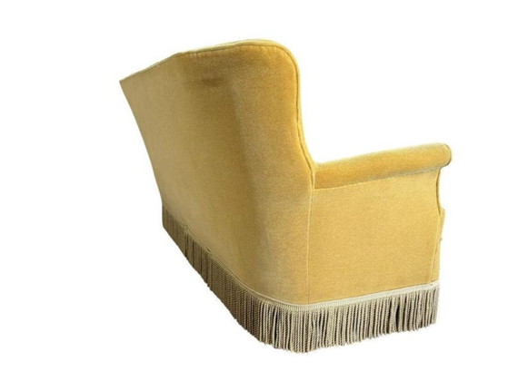 Image 1 of Poltrona/divano/tre posti vintage color giallo ocra con frange