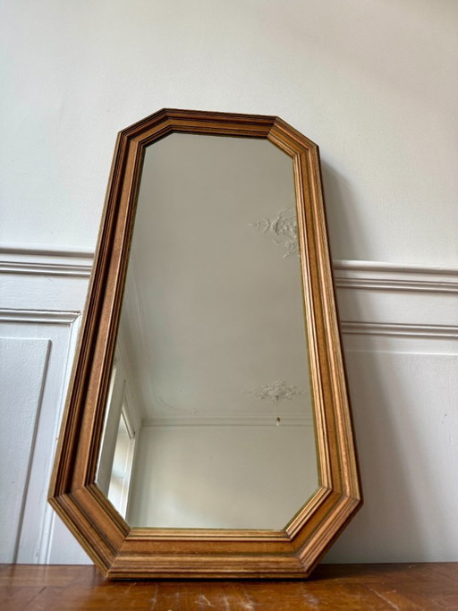 Octagonal mirror with ribbed gilt wood
