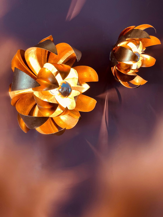 Image 1 of Set of Florentine Hollywood Regency leaf lamps