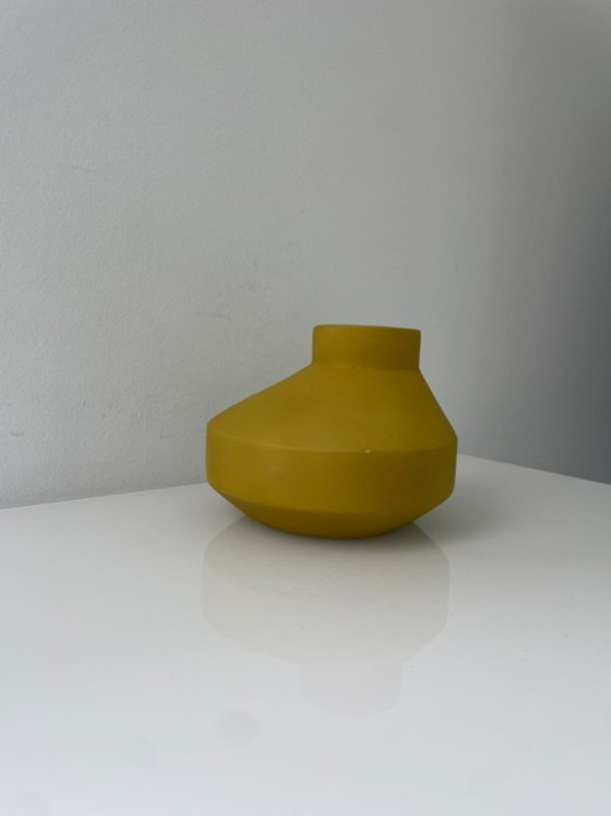 Image 1 of Vaso in ceramica fatto a mano color giallo senape, Atelier OT