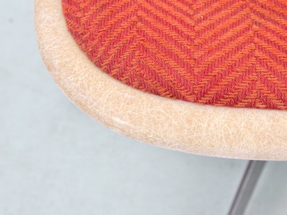 Image 1 of Suite aus 4 drehbaren Space Age-Stühlen. Bezug aus dem Original. Charles Eames - Herman Miller