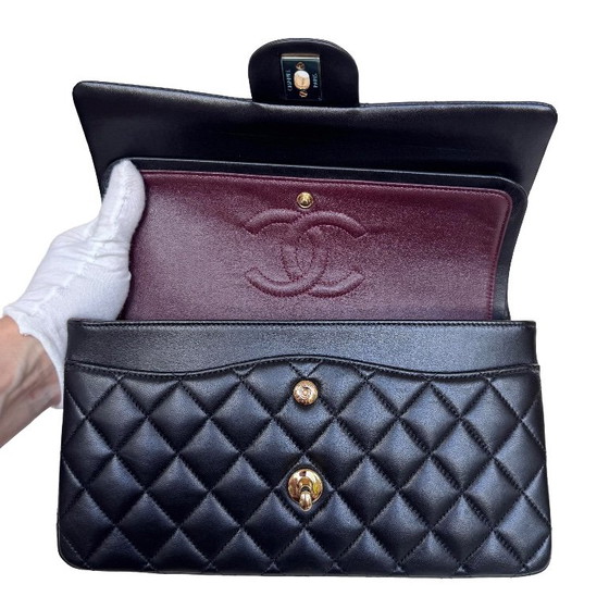 Chanel Classic Flap Medium – Crossbody bags, Lambskin (photo 2 of 17)