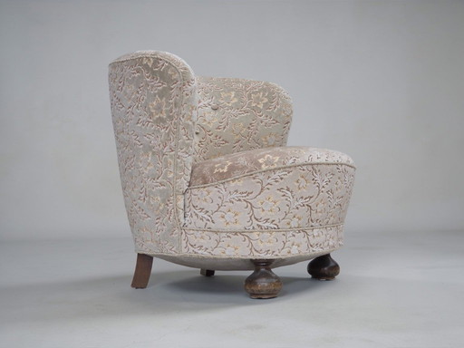 Fauteuil danois incurvé des années 1970, revêtement d'origine en velours vert clair/gris.