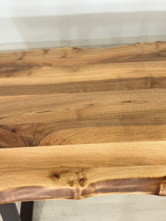 Image 1 of Eettafel van massief walnotenhout / Tafel / Eetkamertafel / Vergadertafel / Woonkamertafel / 198 cm breed
