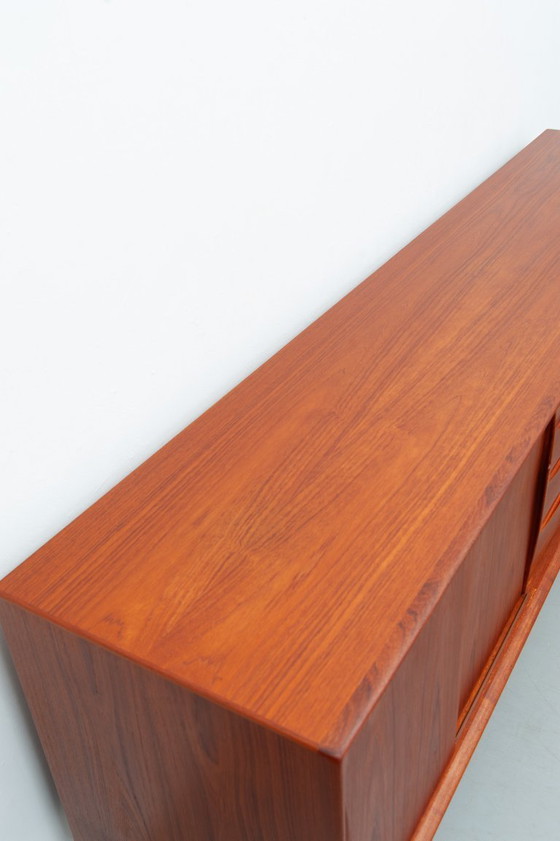 Image 1 of Groot teakhouten dressoir uit Dyrlund, jaren 60