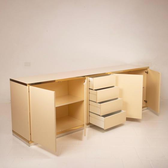 Willy Rizzo Hollywood Regency Sideboard aus Creme und Messing für Mario Sabot 1970 – Schränke (photo 12 of 19)