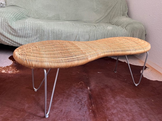 Image 1 of Panchina vintage Ikea in rattan a forma di arachide
