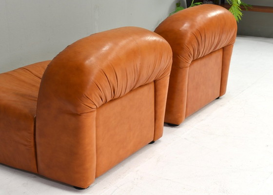 Zwei Lounge-Sessel von Rossi di Albizzate aus cognacfarbenem Leder, Italien – 1970er Jahre – Leather (photo 6 of 15)