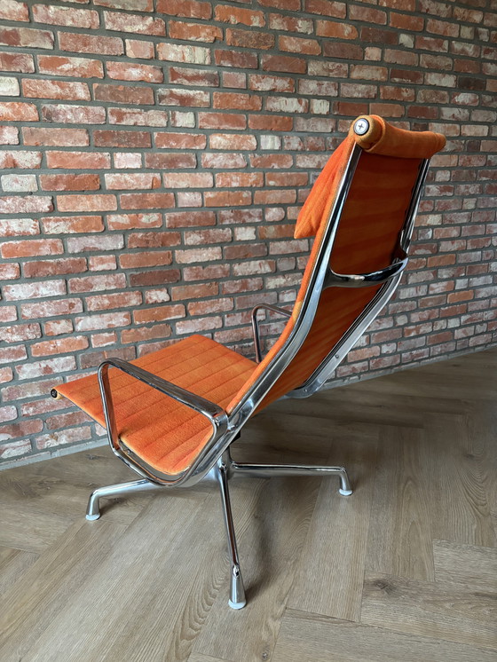 Image 1 of Herman Miller Eames EA 124 Lounge Chair - Arancione, Cromato