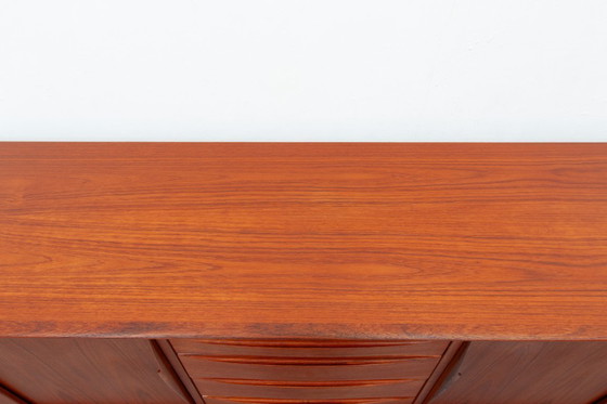 Image 1 of Groot teakhouten dressoir uit Dyrlund, jaren 60