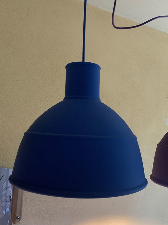 Lampada a sospensione Muuto Unfold, Illuminazione, Gomma, rvs, Blu (foto 3 di 10)