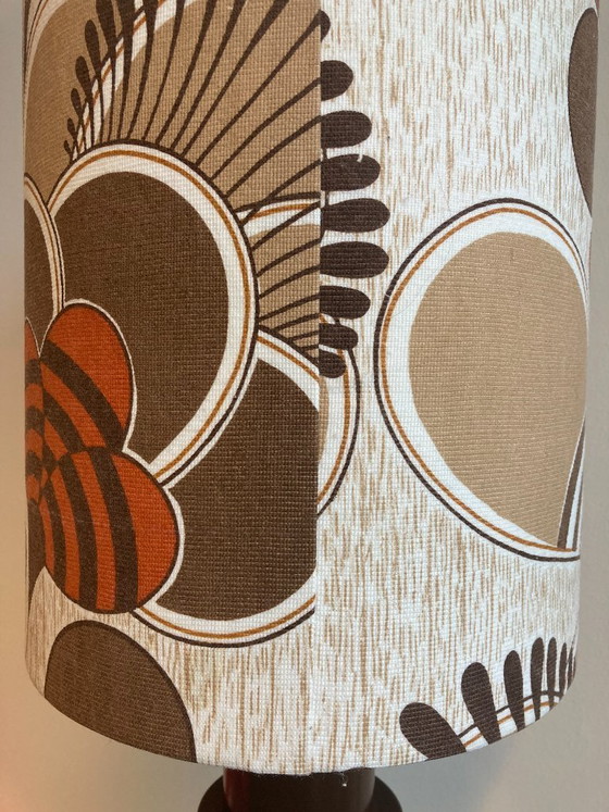 Image 1 of Lampe vintage des années 70 avec abat-jour unique fait main