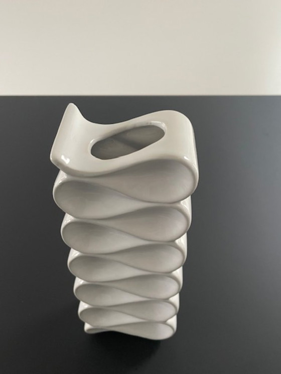 Image 1 of Design vase “Wave” in white ceramic