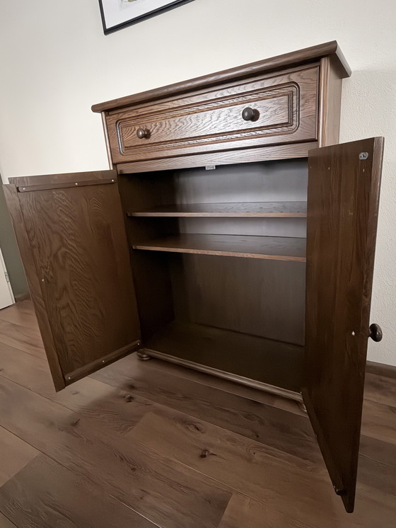 Image 1 of Wunderschöner Massivholzschrank