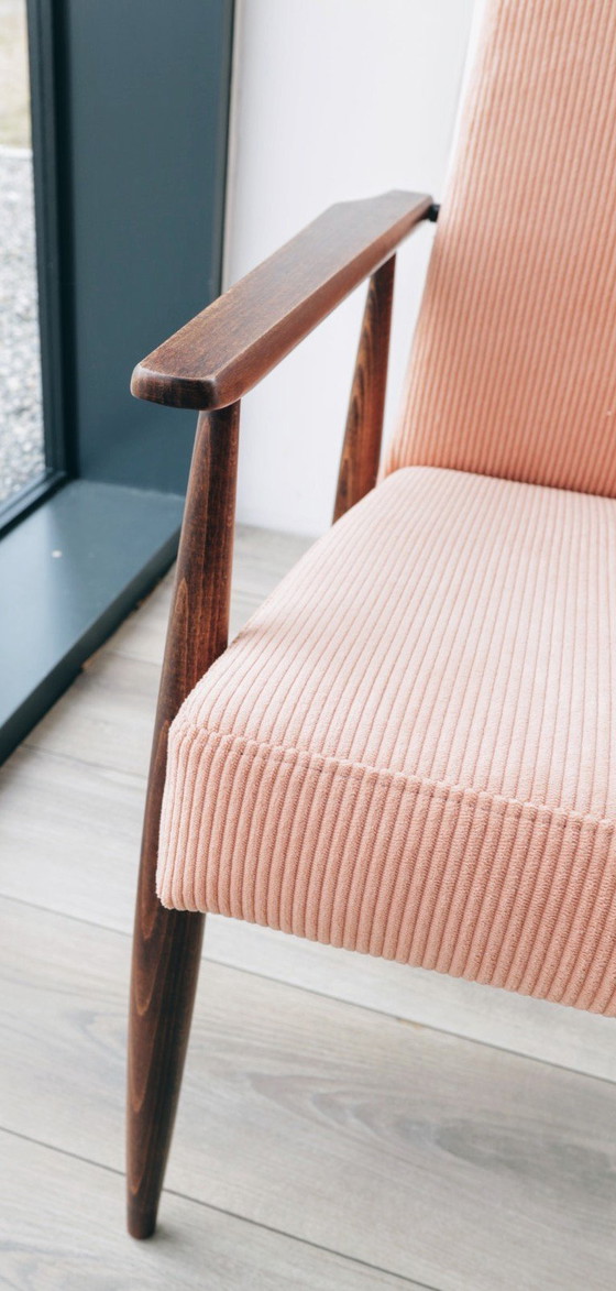 Image 1 of Vintage fauteuil saumon rose ribfluweel mid century modern design 1970