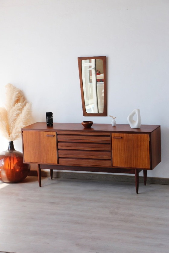 Image 1 of Britisches Sideboard im modernen Stil von White & Newton | Ikonisches Design