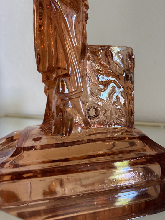 Image 1 of Großer Christus aus rosafarbenem Glas 40er Jahre