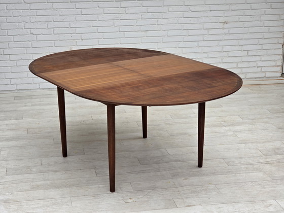 Image 1 of Table ronde de salle à manger pliante danoise des années 1960, en bois de teck, état d'origine