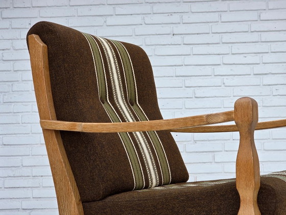 Image 1 of Sillón danés de los años 70, tapizado original de lana a rayas, madera de roble tallada.