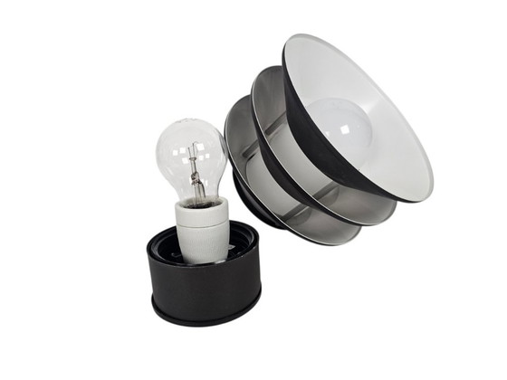 Lampada da tavolo nera con paralume a strati, Lampade da tavolo, Metallo, Nero, Modern (foto 4 di 9)