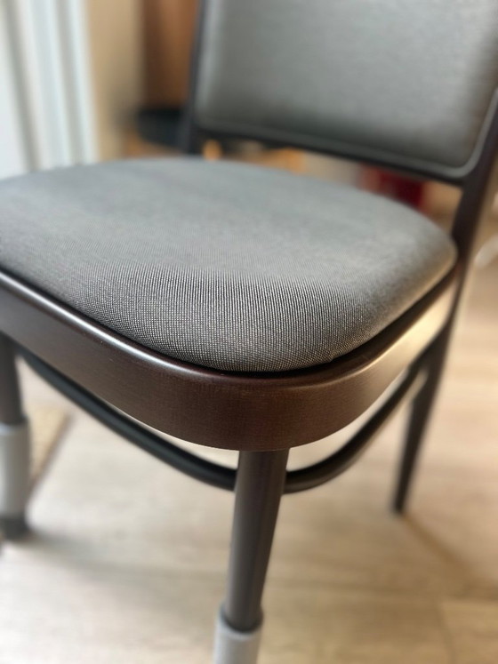Image 1 of Silla de comedor Ton 811