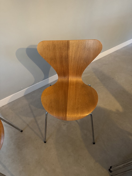 Image 1 of Original Fritz Hansen Series 7 chairs (Arne Jacobsen). Stackable. Labels included. Only available as a set of 6.