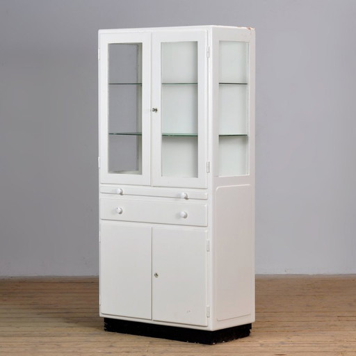Houten medisch kabinet, 1950