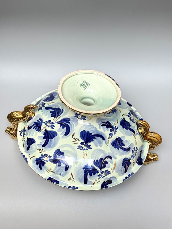 Image 1 of Große handbemalte Schale von H. Bequet mit vergoldeten Drachengriffen